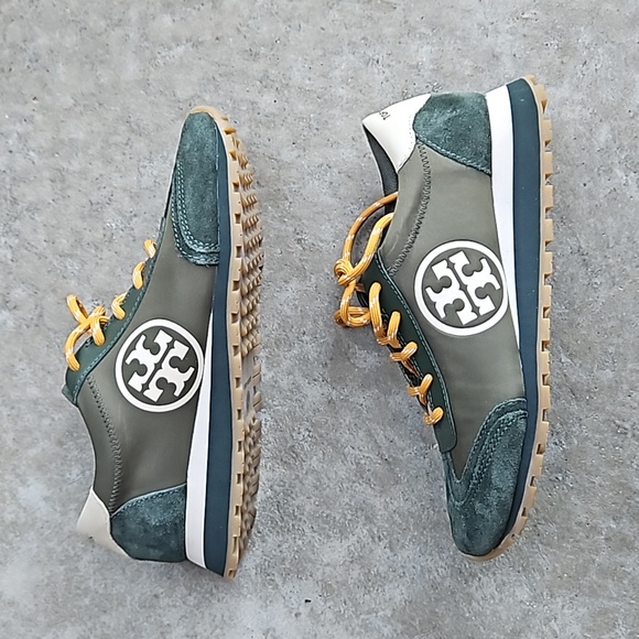 NIB Tory Burch Sneakers, sz